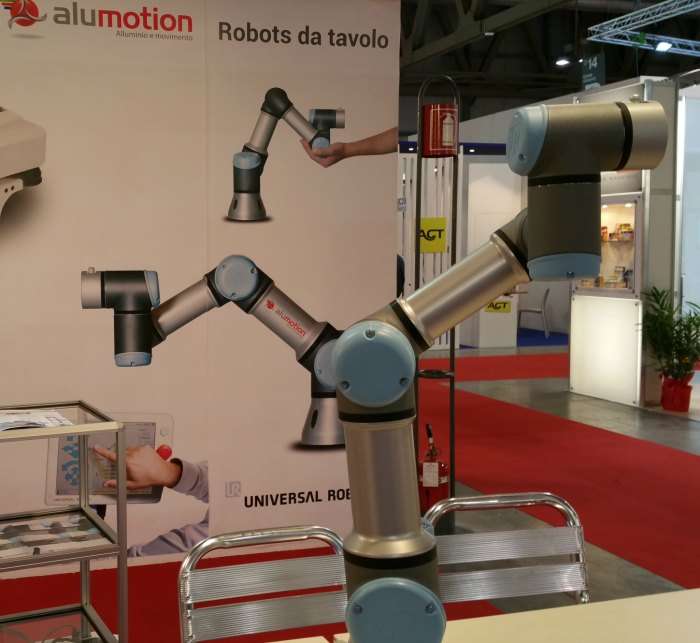 UR3 all'Ipack-Ima 2015 di Milano