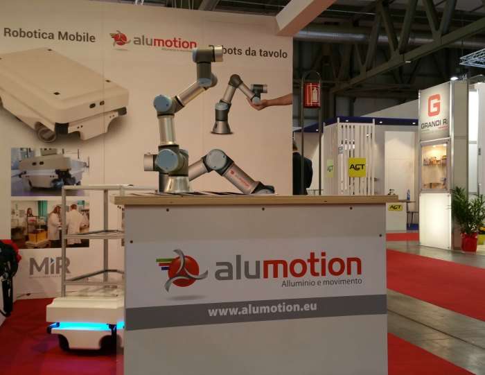UR3 Stand Ipack-Ima 2015
