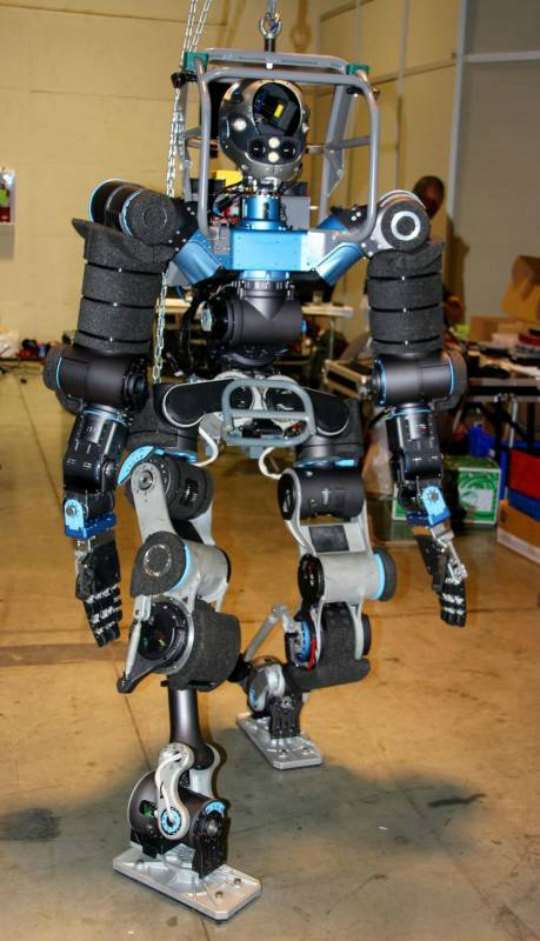 Ecco Walkman il Robot Azzurro che ha ben figurato al Darpa Challenge 2015