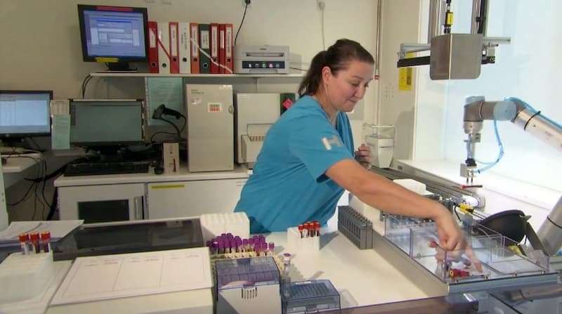 robot-laboratorio-analisi-sangue