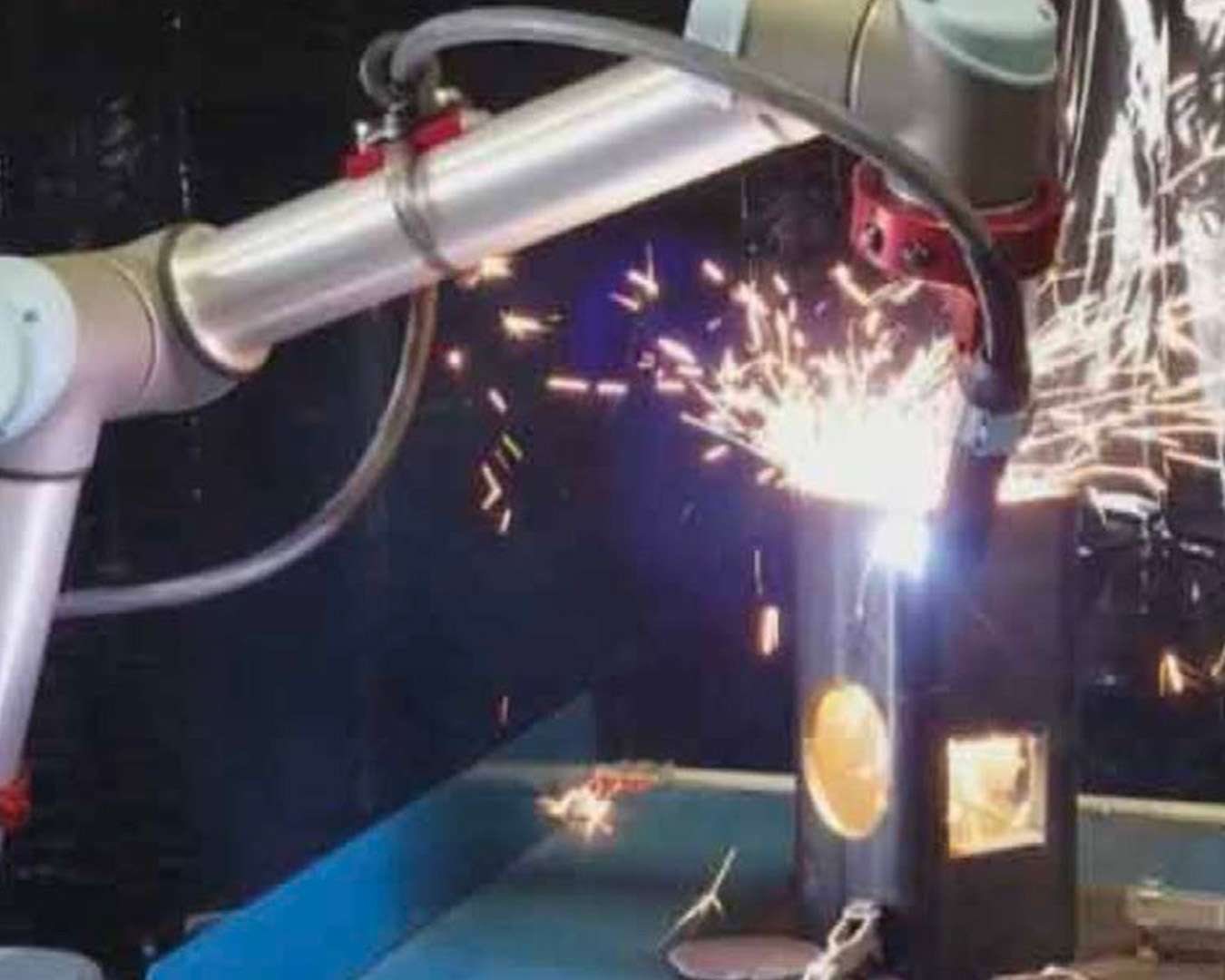 Automazione della saldatura: precisione e sicurezza senza compromessi​