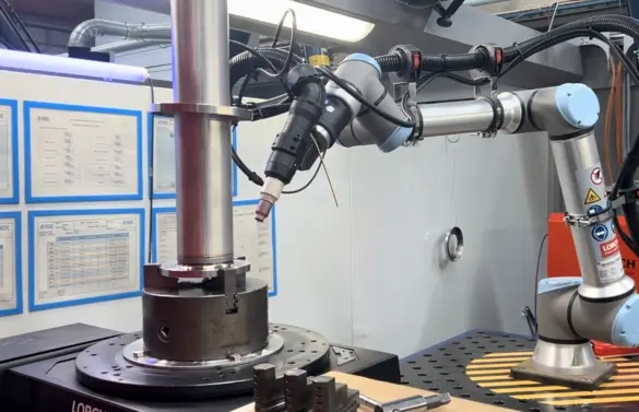 Cobot per saldatura collaborativa in officina metalmeccanica