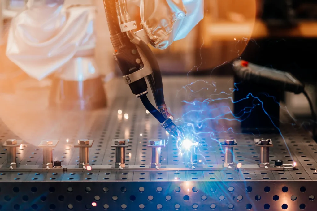 La saldatura robotizzata è diventata una tecnologia sempre più diffusa e utilizzata nell'industria manifatturiera.